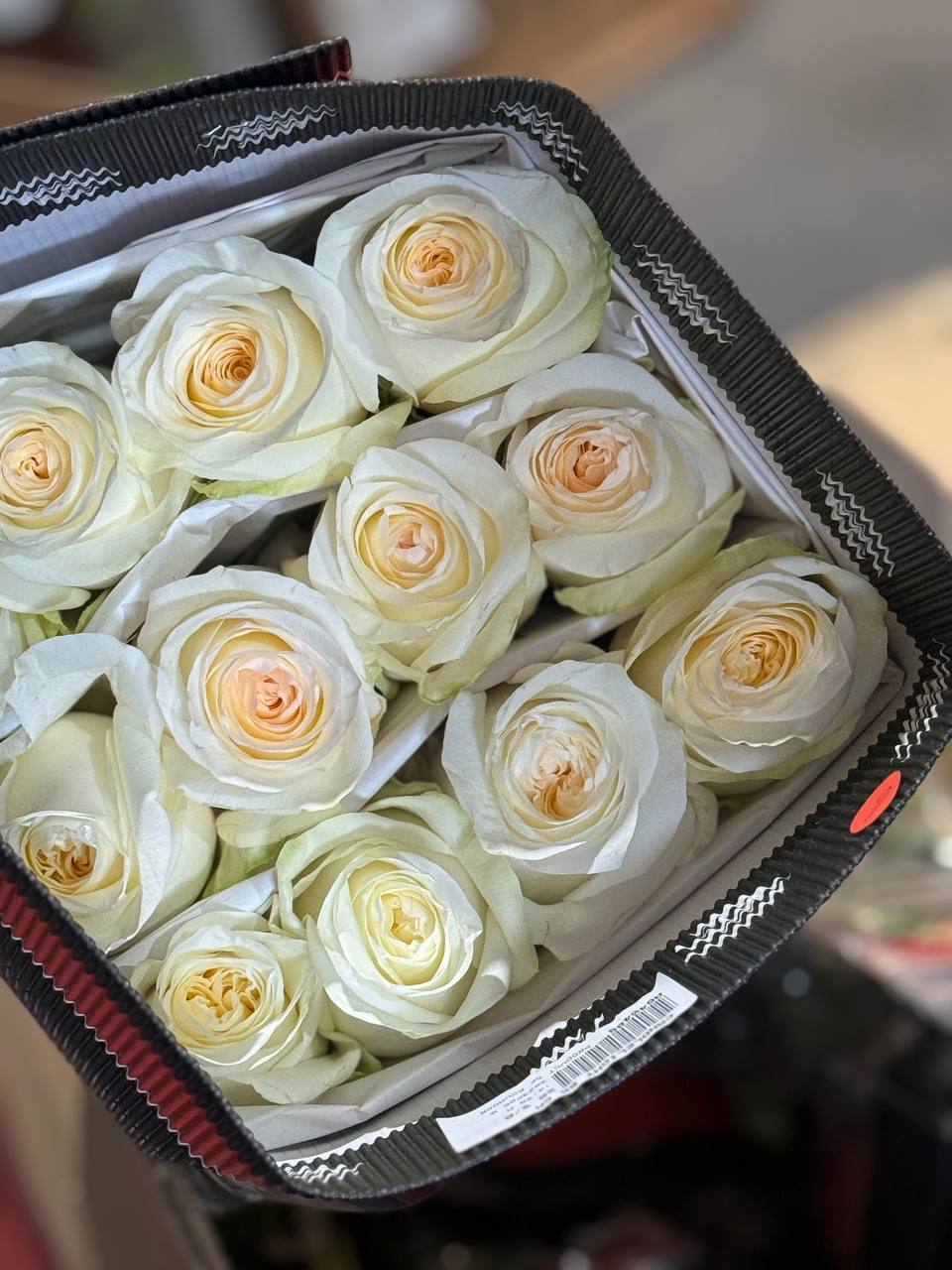Эквадорская роза оптом от Florbiz – скидка 1,99 BYN за штуку! Эквадорские розы оптом – скидки на свежие цветы от Florbiz
